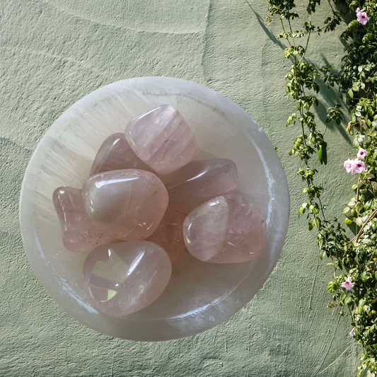 rose quartz tumble stone